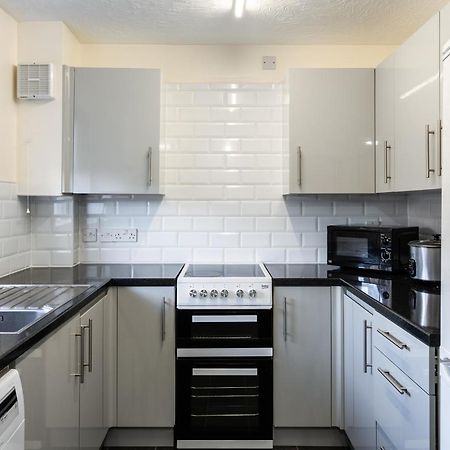 Modern 2 Bed House- Free Parking And Close To The Centre Бристоль Экстерьер фото